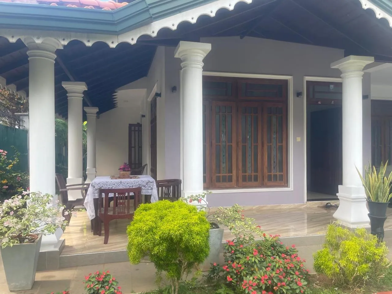 נגומבו New D R Randi Homestay