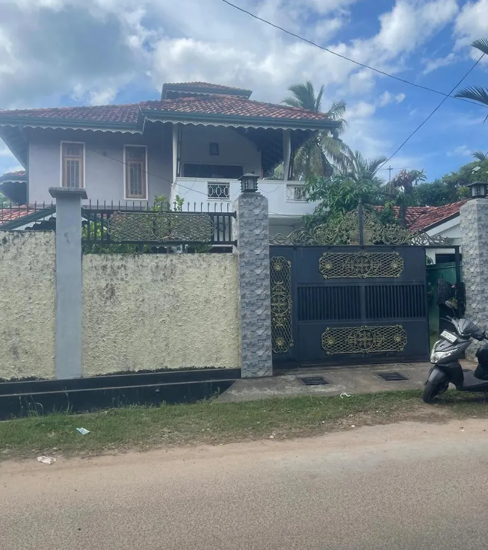 Bed & Breakfast New D R Randi Homestay Negombo